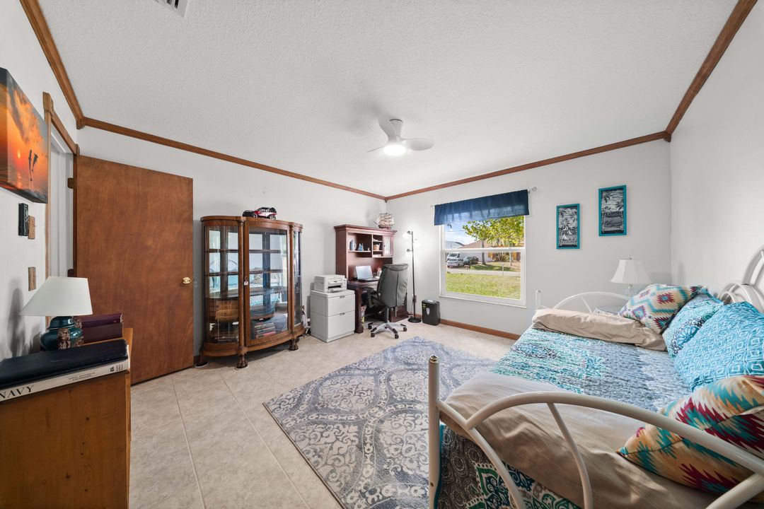 Active With Contract: $459,900 (3 beds, 2 baths, 1569 Square Feet)