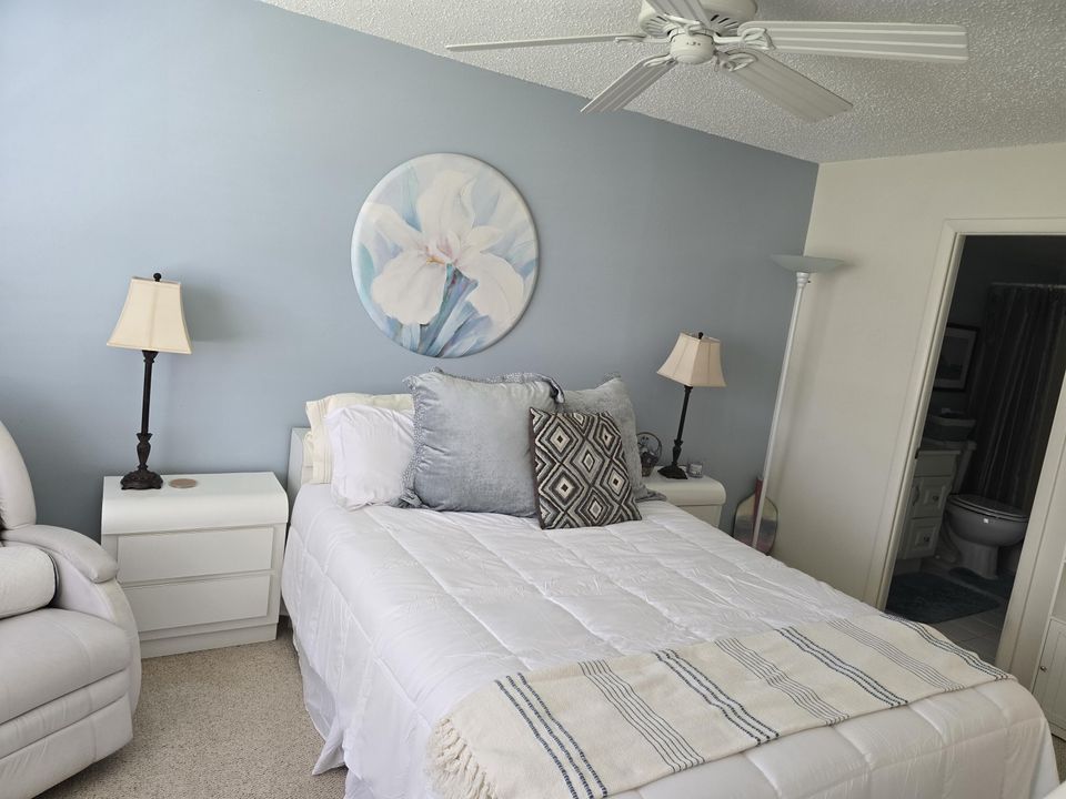 待售: $164,900 (2 贝兹, 2 浴室, 888 平方英尺)