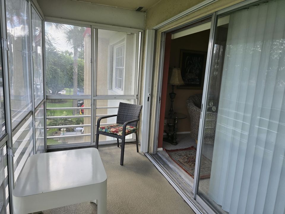 待售: $164,900 (2 贝兹, 2 浴室, 888 平方英尺)