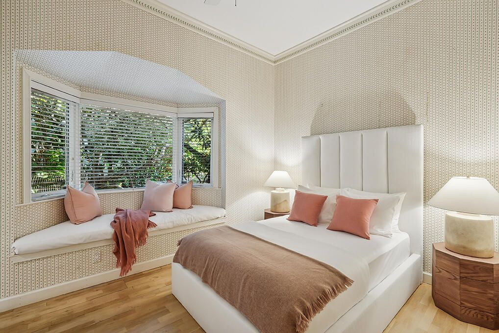 For Sale: $34,900,000 (6 beds, 7 baths, 4675 Square Feet)