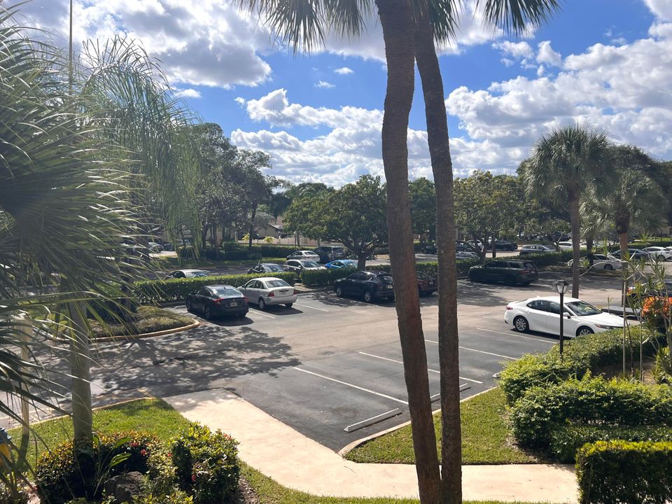 待售: $230,000 (2 贝兹, 2 浴室, 1300 平方英尺)