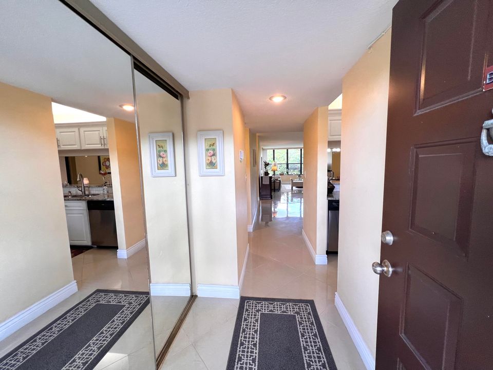 待售: $230,000 (2 贝兹, 2 浴室, 1300 平方英尺)