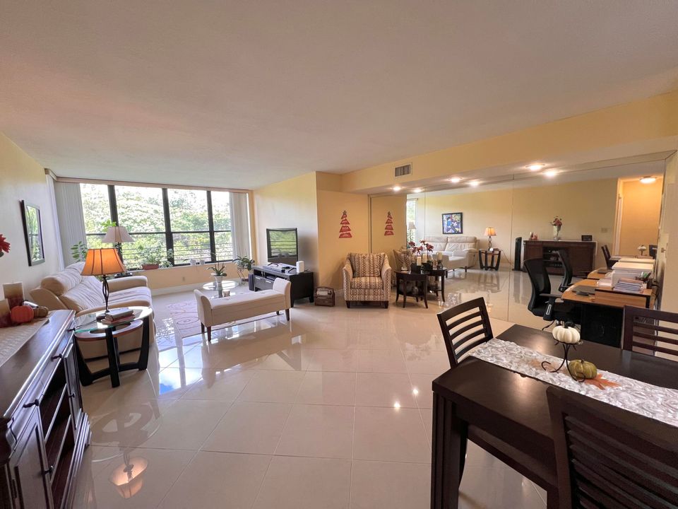 待售: $230,000 (2 贝兹, 2 浴室, 1300 平方英尺)