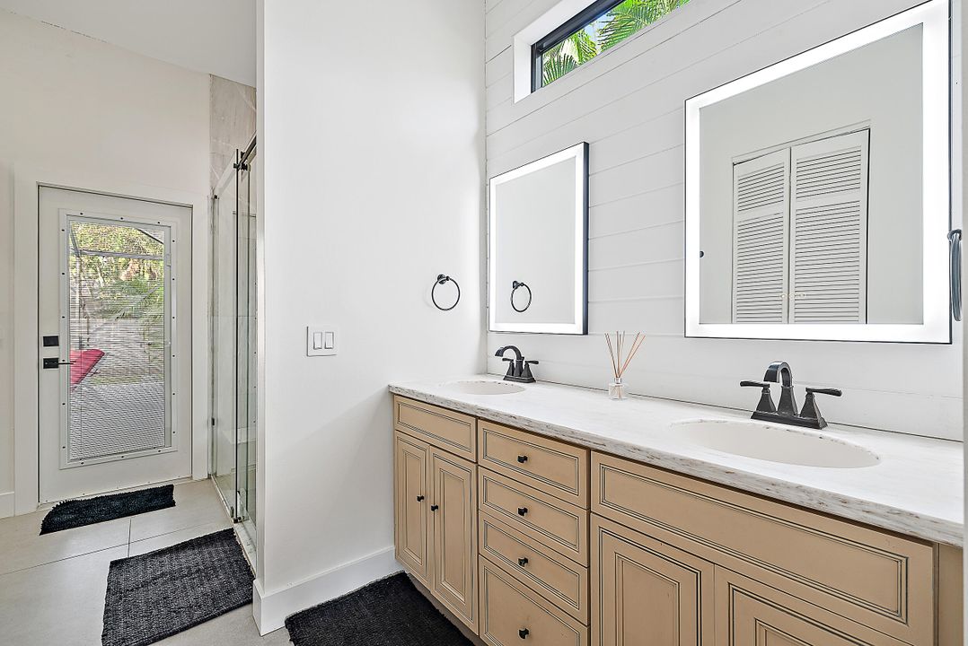 For Sale: $1,200,000 (3 beds, 2 baths, 2207 Square Feet)