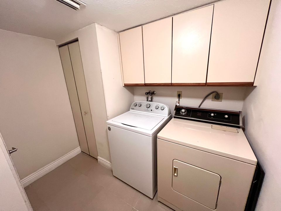 待售: $230,000 (2 贝兹, 2 浴室, 1300 平方英尺)