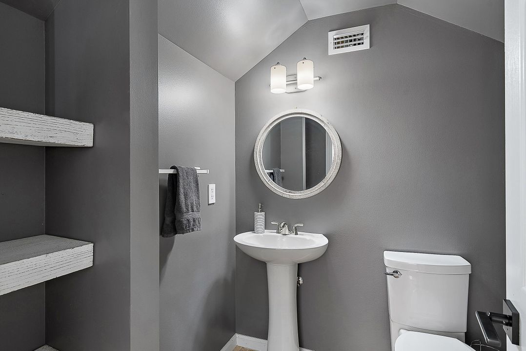 For Sale: $1,200,000 (3 beds, 2 baths, 2207 Square Feet)