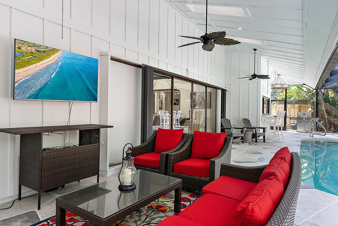 For Sale: $1,200,000 (3 beds, 2 baths, 2207 Square Feet)