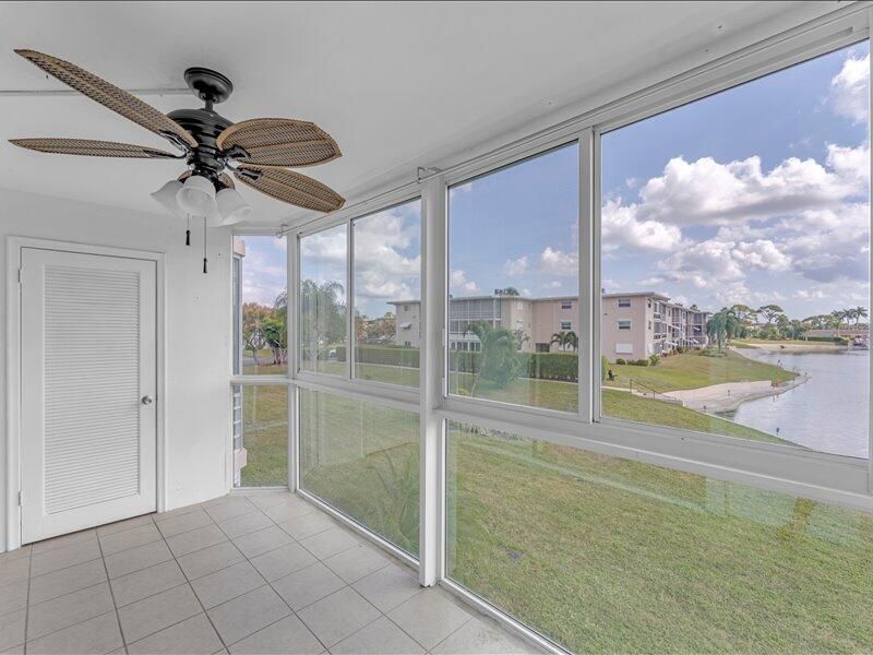 Active With Contract: $125,000 (2 beds, 2 baths, 894 Square Feet)