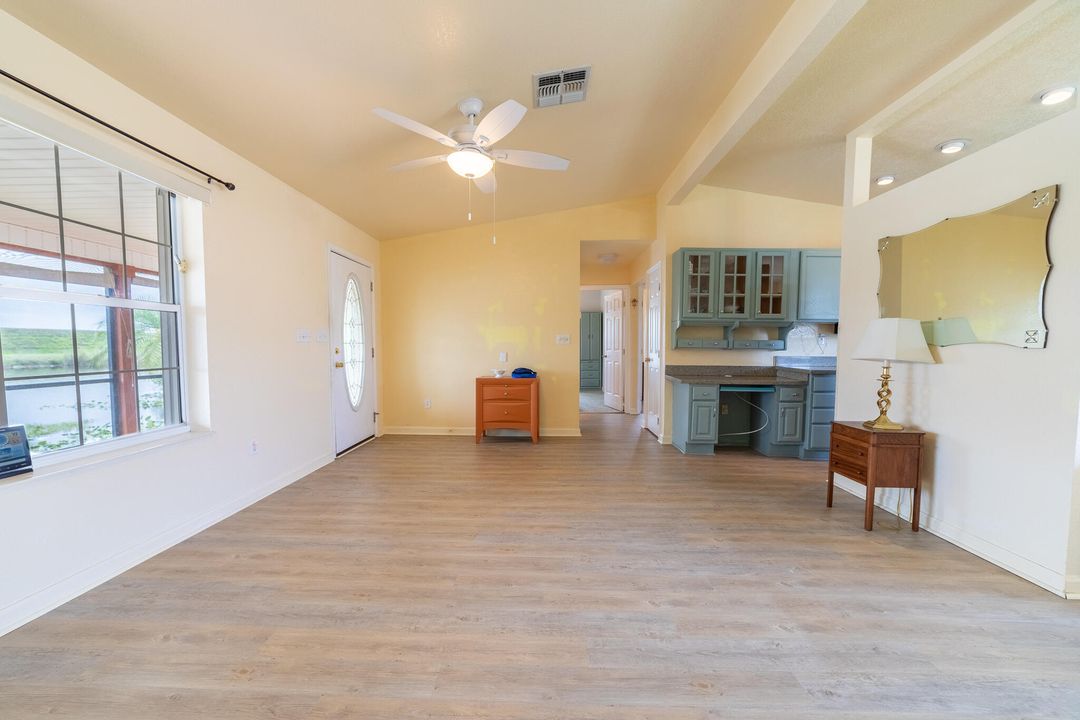 For Sale: $399,000 (3 beds, 2 baths, 1612 Square Feet)