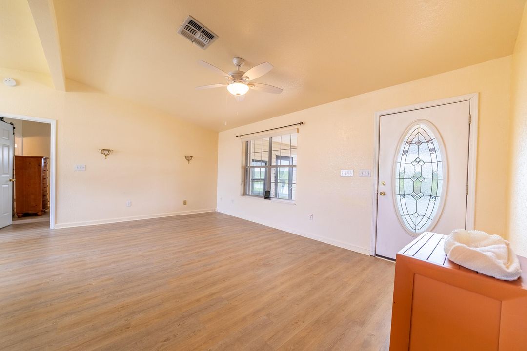 For Sale: $399,000 (3 beds, 2 baths, 1612 Square Feet)