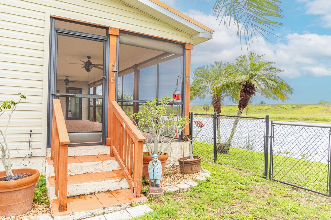 For Sale: $399,000 (3 beds, 2 baths, 1612 Square Feet)