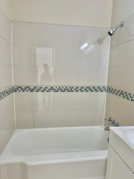 出租: $1,800 (3 贝兹, 1 浴室, 1777 平方英尺)