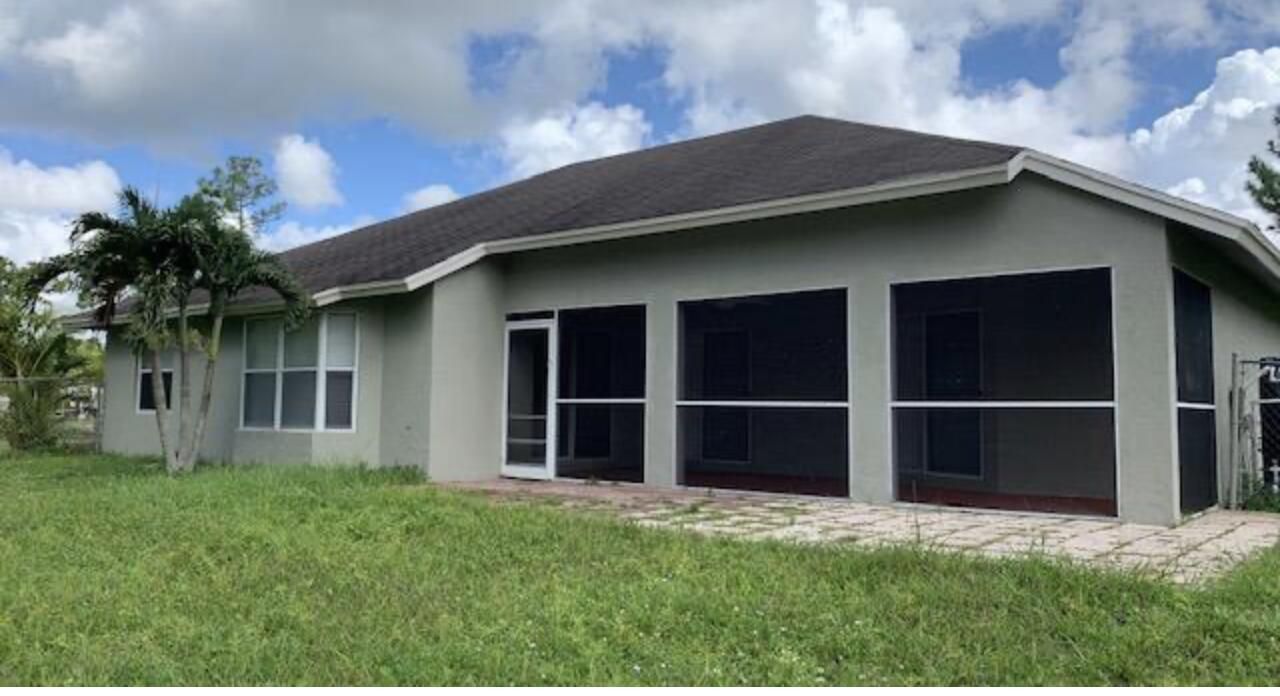 En Renta: $3,700 (3 camas, 2 baños, 1640 Pies cuadrados)