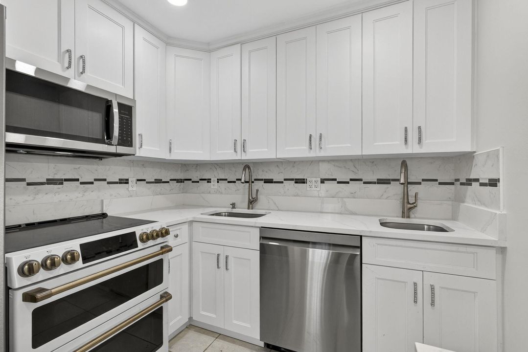 На продажу: $159,900 (1 спален, 1 ванн, 837 Квадратных фут)