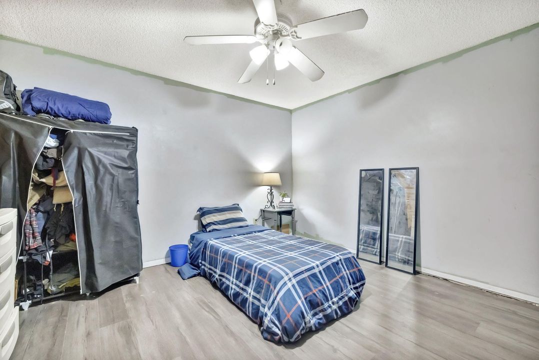 For Sale: $215,000 (2 beds, 2 baths, 1354 Square Feet)