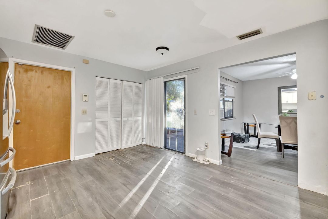 For Sale: $215,000 (2 beds, 2 baths, 1354 Square Feet)