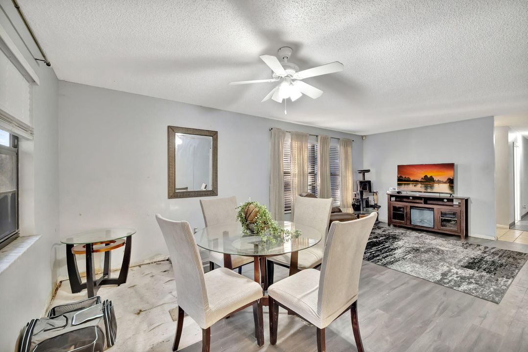 For Sale: $215,000 (2 beds, 2 baths, 1354 Square Feet)