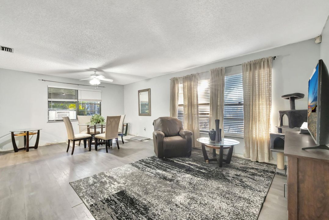 For Sale: $215,000 (2 beds, 2 baths, 1354 Square Feet)