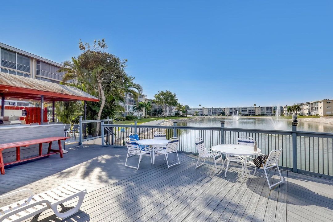 Active With Contract: $125,000 (2 beds, 2 baths, 894 Square Feet)