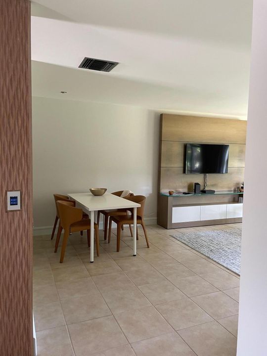 В аренду: $4,800 (2 спален, 2 ванн, 1180 Квадратных фут)