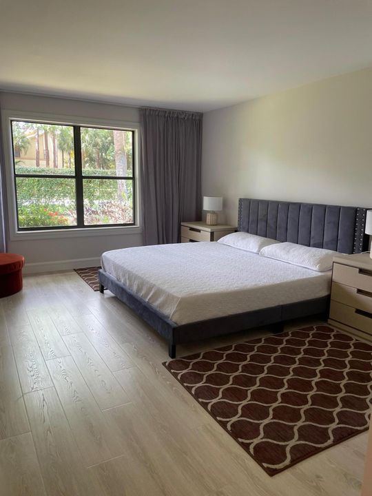 В аренду: $4,800 (2 спален, 2 ванн, 1180 Квадратных фут)