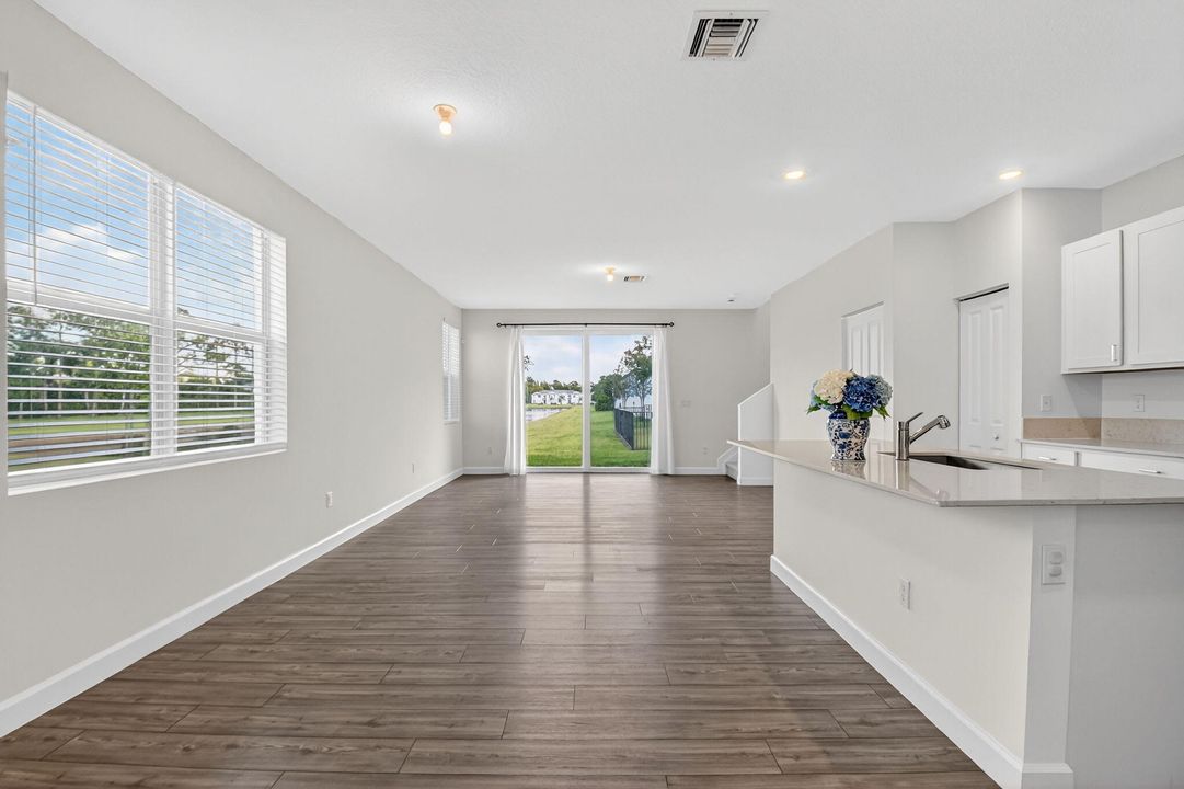 For Rent: $3,100 (3 beds, 2 baths, 1796 Square Feet)