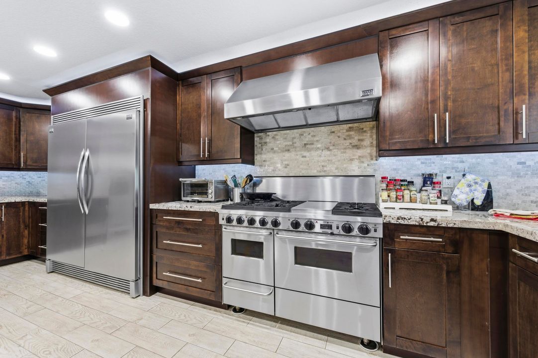 For Sale: $875,000 (3 beds, 2 baths, 2165 Square Feet)