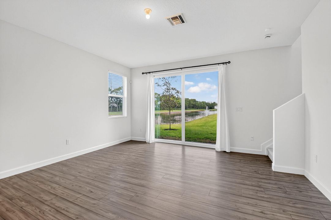 For Rent: $3,100 (3 beds, 2 baths, 1796 Square Feet)