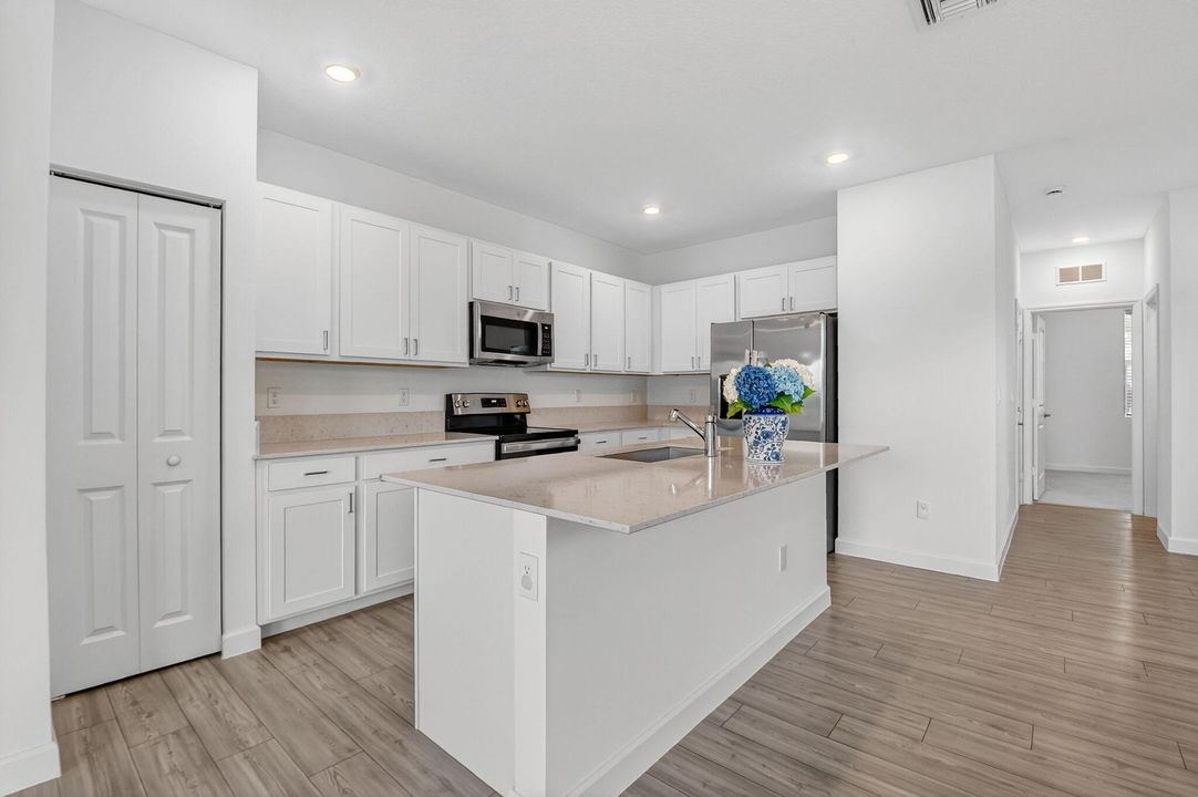 For Rent: $3,100 (3 beds, 2 baths, 1796 Square Feet)