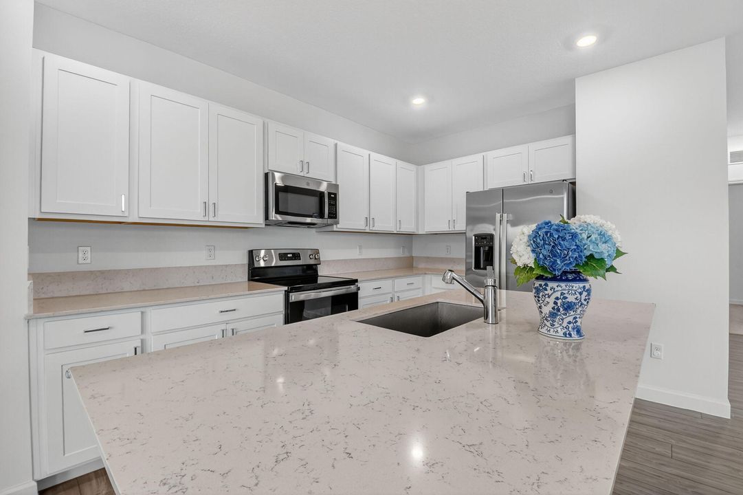 For Rent: $3,100 (3 beds, 2 baths, 1796 Square Feet)