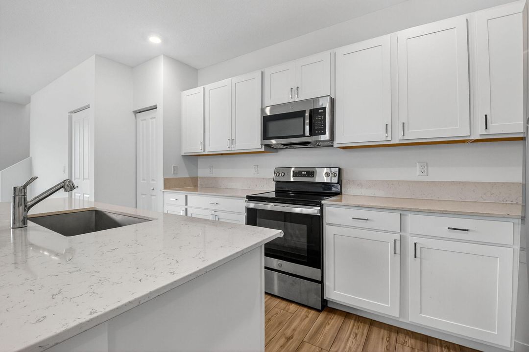 For Rent: $3,100 (3 beds, 2 baths, 1796 Square Feet)