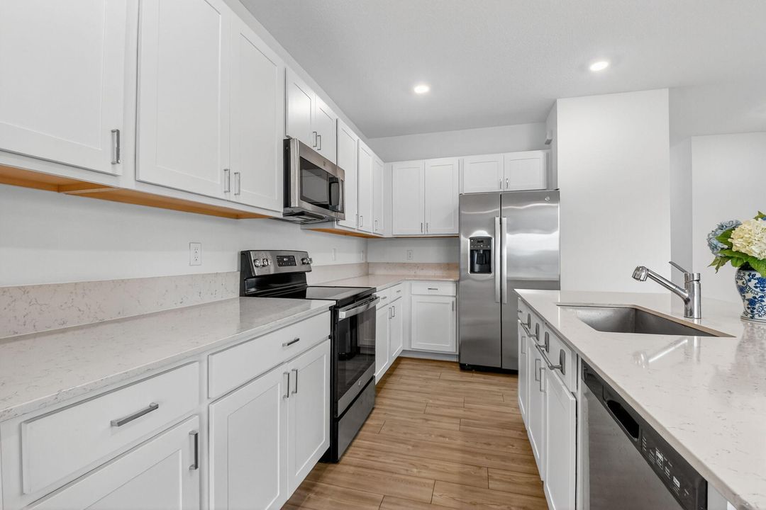 For Rent: $3,100 (3 beds, 2 baths, 1796 Square Feet)