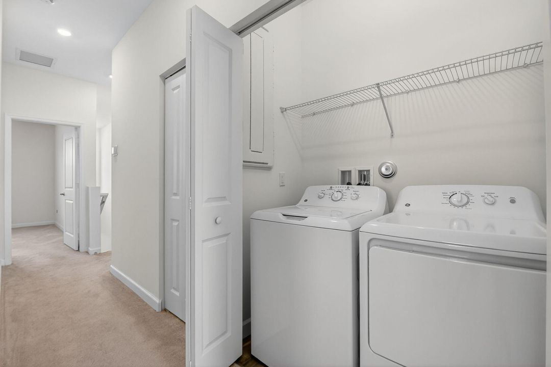 For Rent: $3,100 (3 beds, 2 baths, 1796 Square Feet)