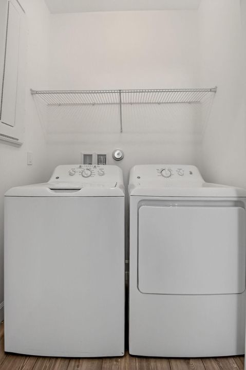 For Rent: $3,100 (3 beds, 2 baths, 1796 Square Feet)