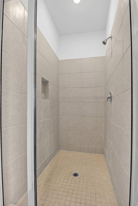 For Rent: $3,100 (3 beds, 2 baths, 1796 Square Feet)