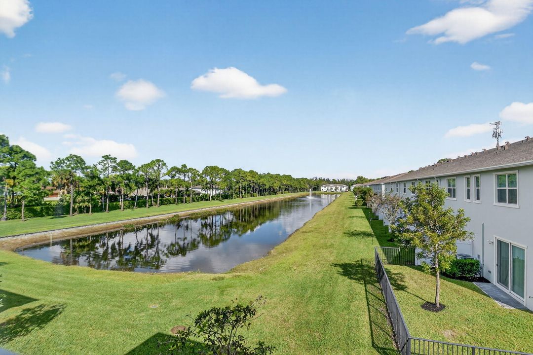 For Rent: $3,100 (3 beds, 2 baths, 1796 Square Feet)