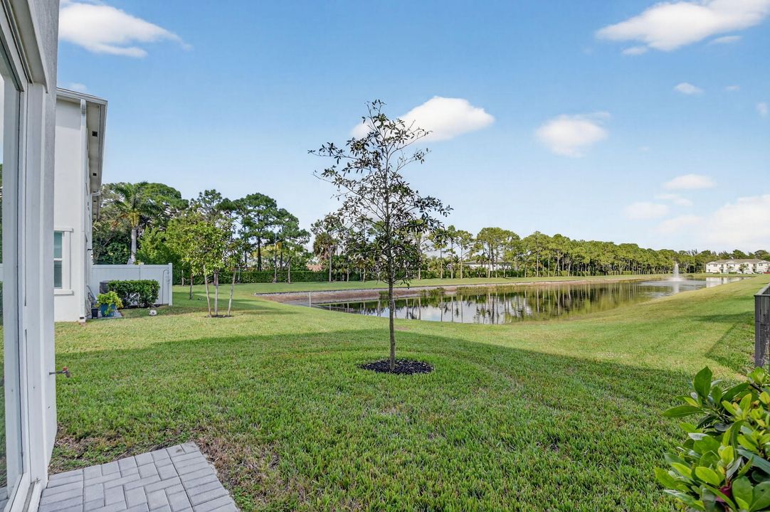 For Rent: $3,100 (3 beds, 2 baths, 1796 Square Feet)