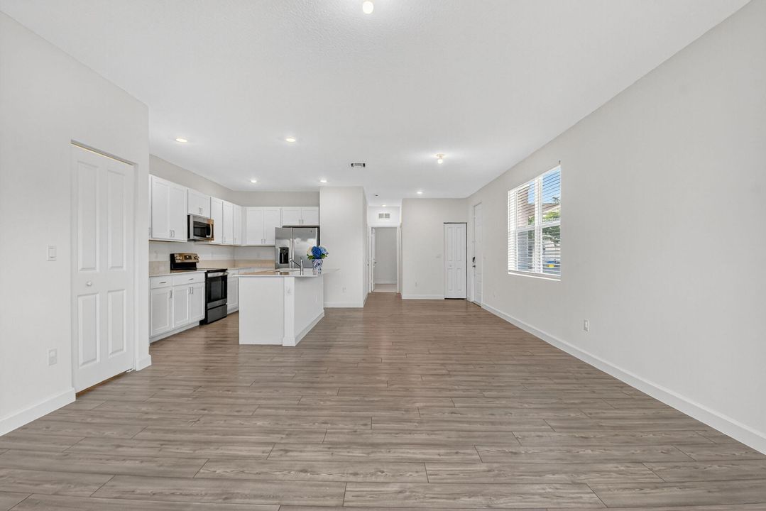 En Venta: $499,000 (3 camas, 2 baños, 1796 Pies cuadrados)