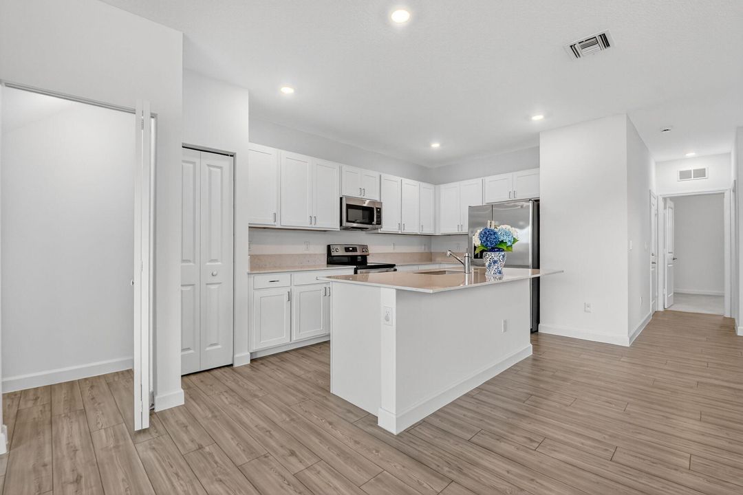 En Venta: $499,000 (3 camas, 2 baños, 1796 Pies cuadrados)