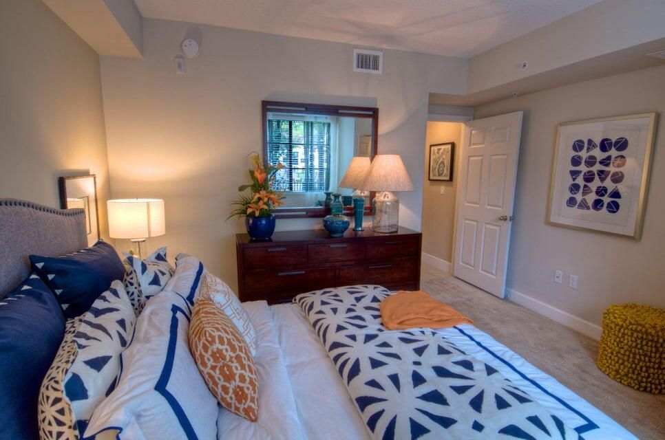 For Rent: $2,850 (2 beds, 2 baths, 1242 Square Feet)