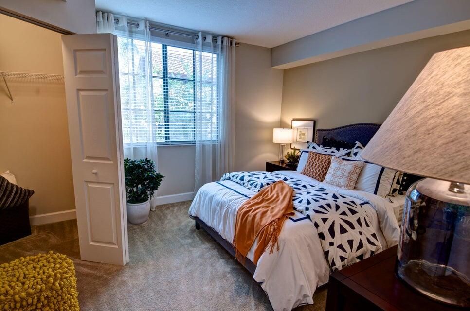 For Rent: $2,850 (2 beds, 2 baths, 1242 Square Feet)