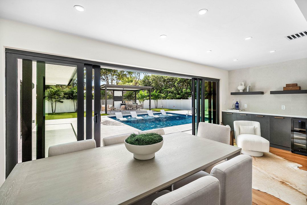 For Sale: $2,750,000 (5 beds, 4 baths, 2800 Square Feet)