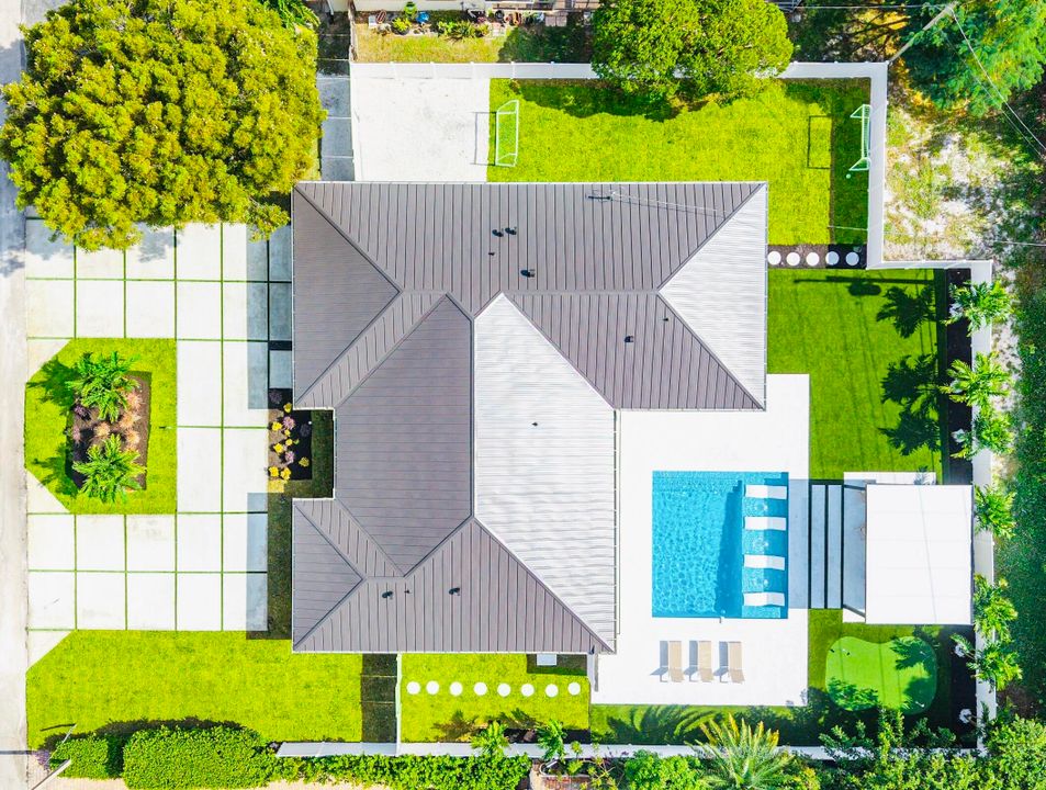 For Sale: $2,750,000 (5 beds, 4 baths, 2800 Square Feet)