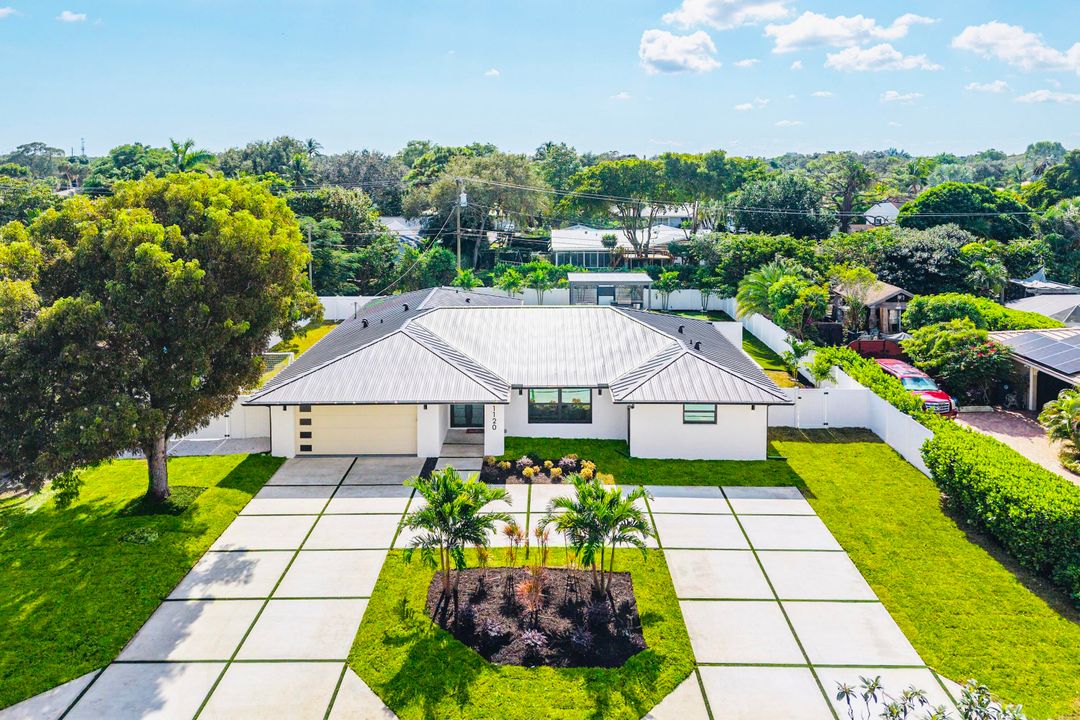 For Sale: $2,750,000 (5 beds, 4 baths, 2800 Square Feet)