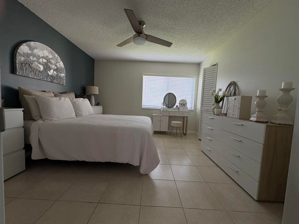 出租: $1,675 (2 贝兹, 1 浴室, 818 平方英尺)