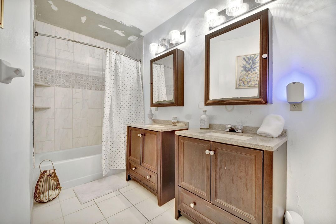 For Sale: $215,000 (2 beds, 2 baths, 1354 Square Feet)