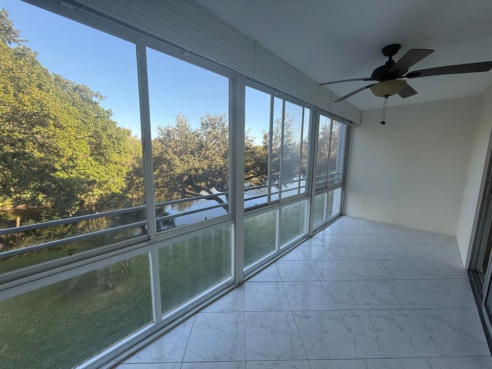 待售: $99,900 (1 贝兹, 1 浴室, 738 平方英尺)