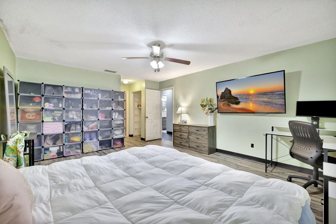 For Sale: $215,000 (2 beds, 2 baths, 1354 Square Feet)