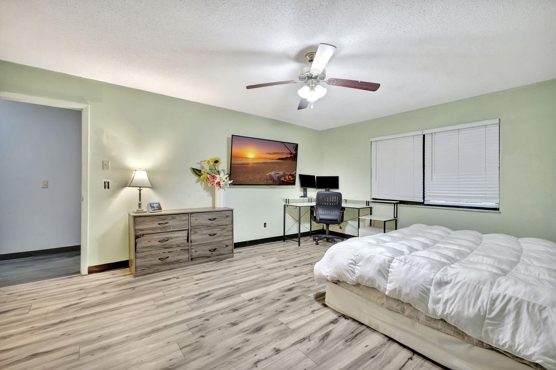 For Sale: $215,000 (2 beds, 2 baths, 1354 Square Feet)