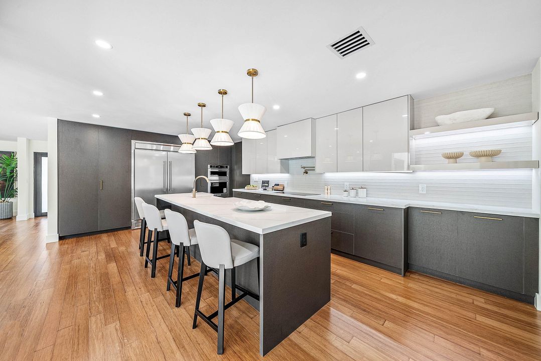 For Sale: $2,750,000 (5 beds, 4 baths, 2800 Square Feet)